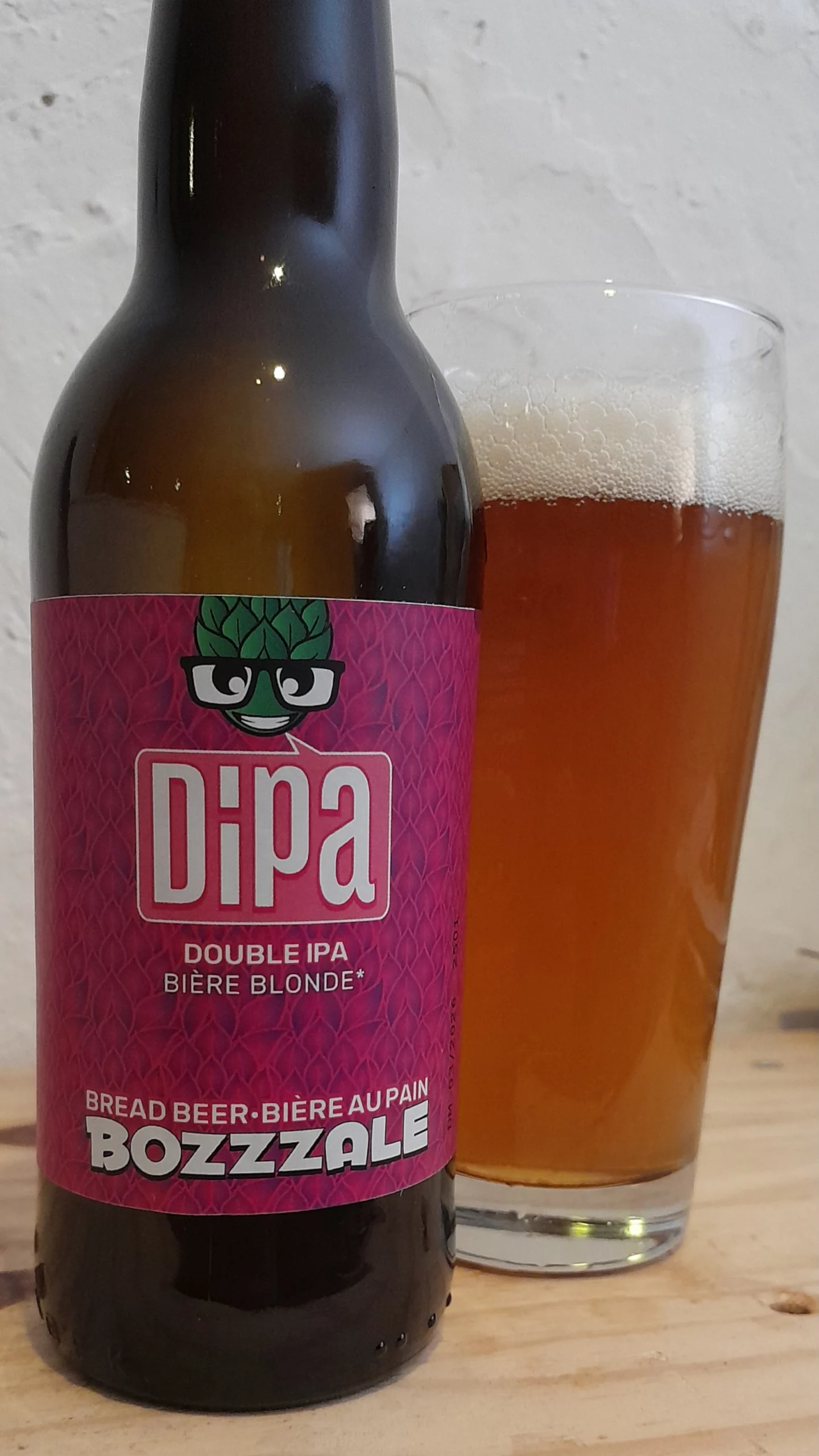 Bouteille et verre de DIPA de la Pico Brasserie Bozzzale