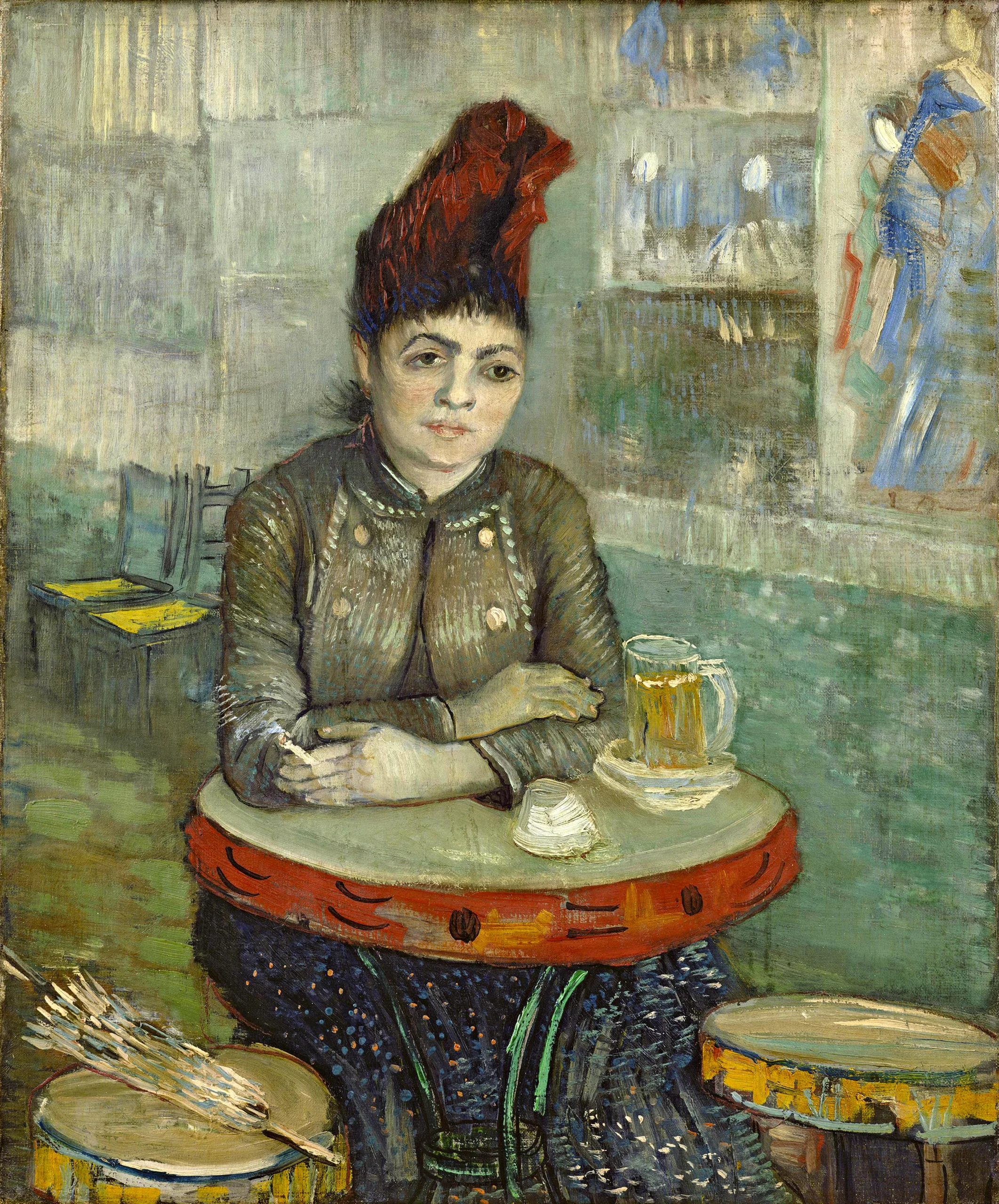 Agostina Segatori assise à une table du Tambourin devant une bière, une cigarette à la main.